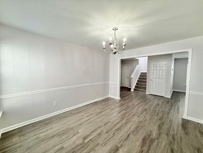 Building Photo - Updated 4BD, 2.5BA Raleigh Home With Easy ...