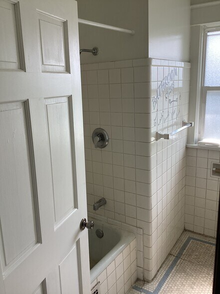 Building Photo - 401 Haney Ave