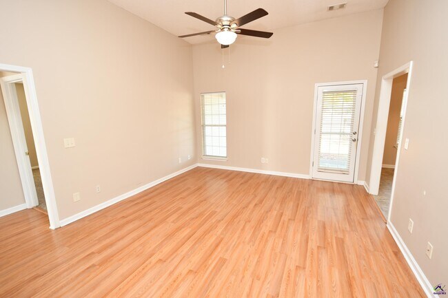 Building Photo - 107 Dorothy Ct