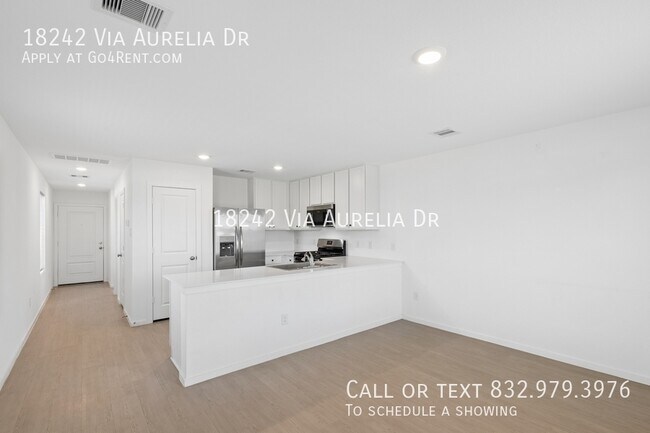 Building Photo - 18242 Via Aurelia Dr