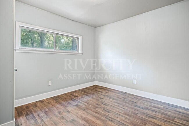 Building Photo - Beautiful Home Located In 38127 !! Section...
