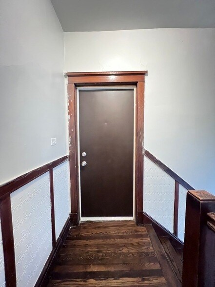 Building Photo - 821 N Waller Ave