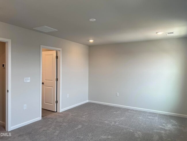 Building Photo - 642 Gimari Dr