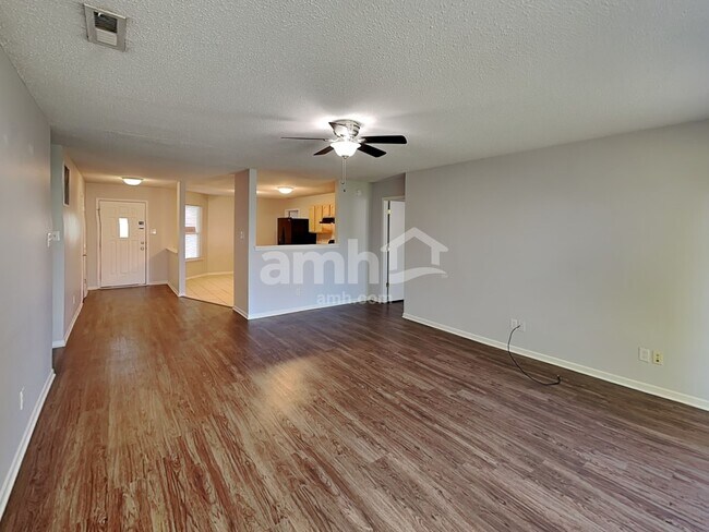 Building Photo - 1316 Clove Ct