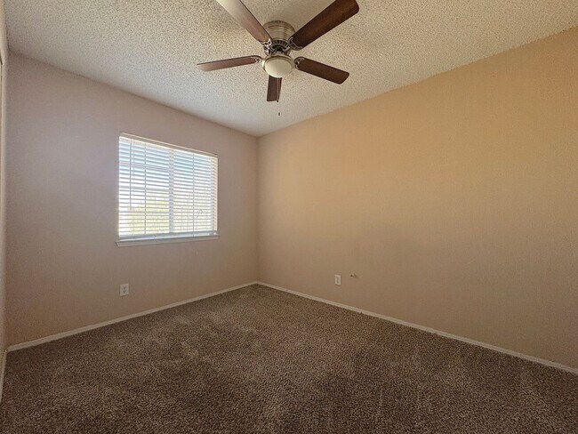 Building Photo - East El Paso 3 bed Refrig A/C!