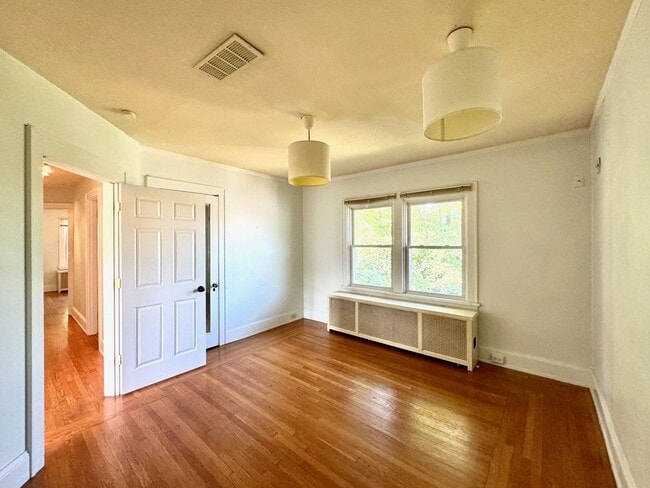 Building Photo - 505-507 W McMillan