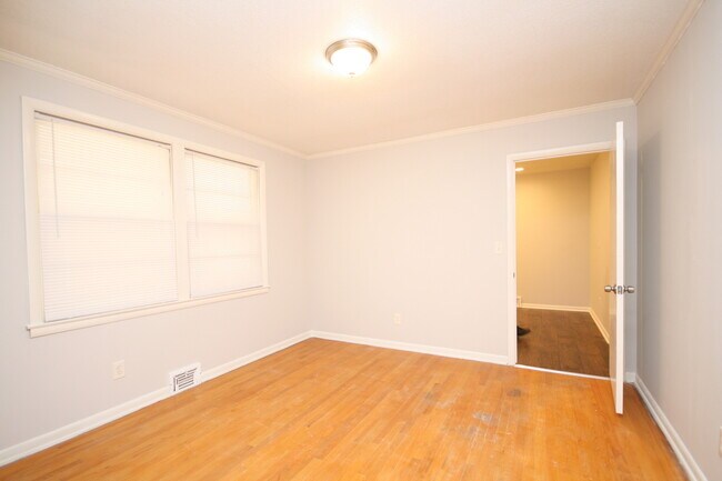 Building Photo - 7620 Charlotte Dr SW