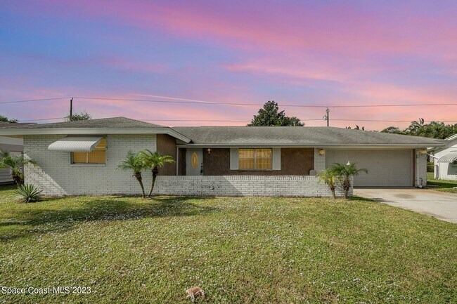 Primary Photo - 608 Sacre Coeur Dr
