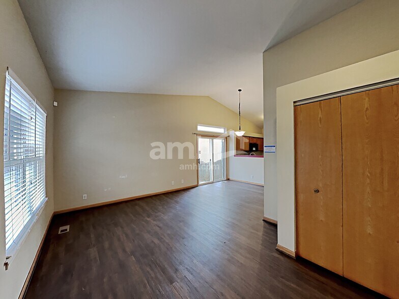 Building Photo - 14151 S Napa Cir