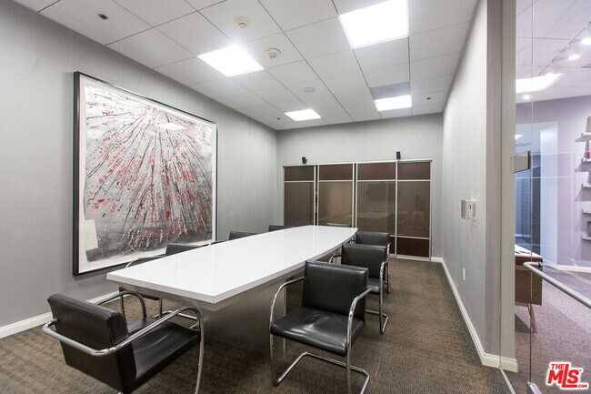 Building Photo - 3785 Wilshire Blvd