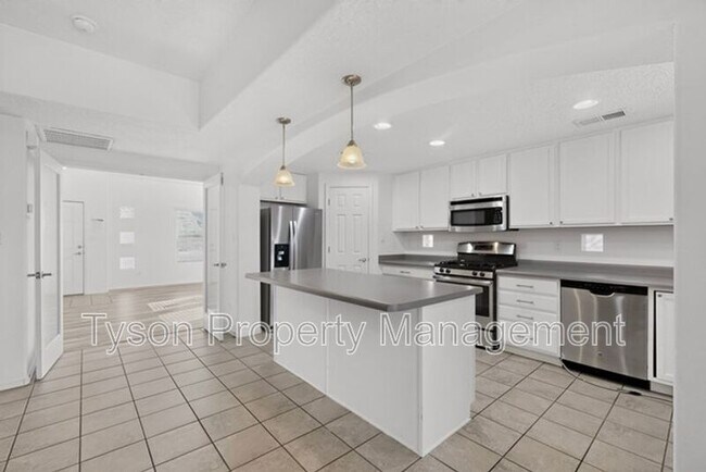 Building Photo - 6412 Sincho Ave