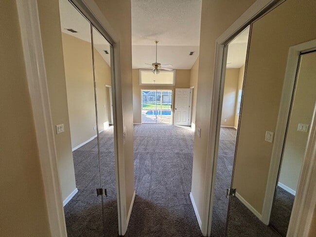 Building Photo - Pool Home in 7-Hills