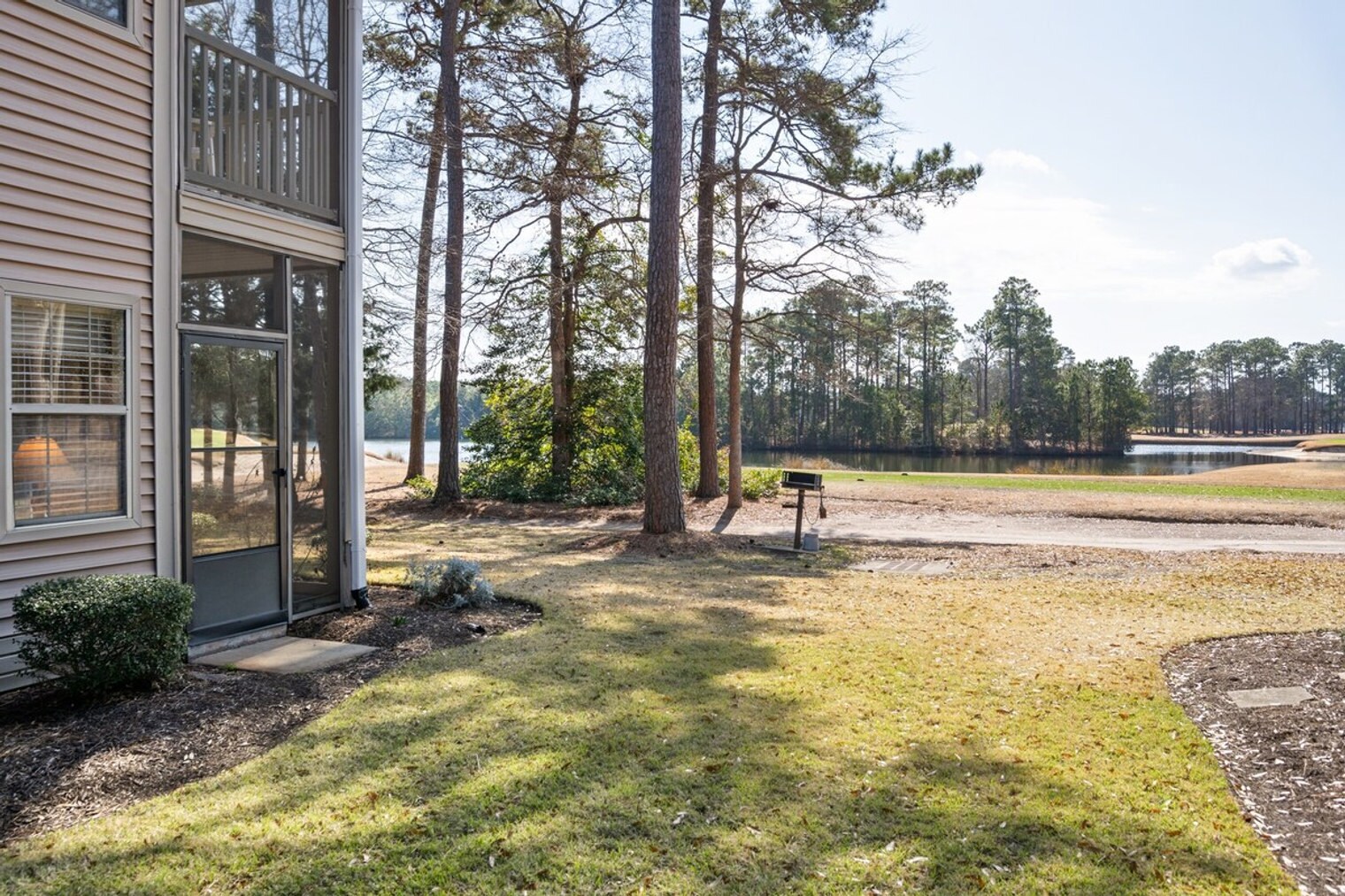 Building Photo - 270 Pinehurst Ln