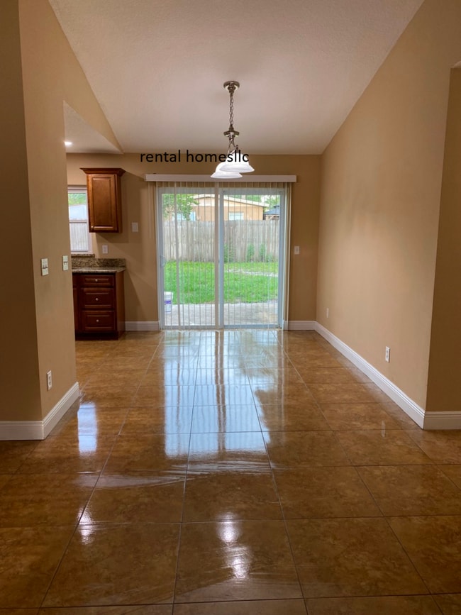 Building Photo - Beautiful 3 Bedroom 2 Bathroom, Single Family Home with 1,589 square feet under air, newly Remodeled