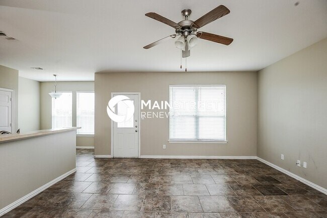 Building Photo - 3 Bedroom Pet-Friendly Home in Crowley, TX with Main Street Renewal