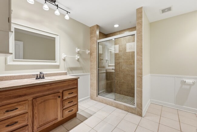 Building Photo - 13205 Mountain View