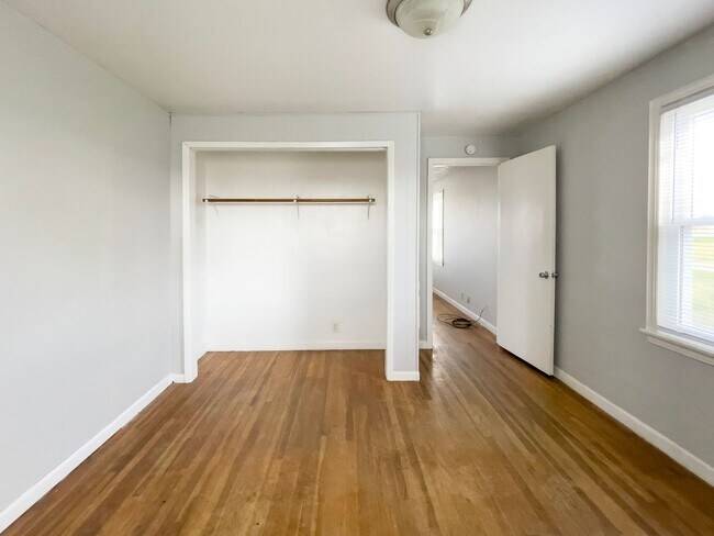 Building Photo - 10823 IN-32