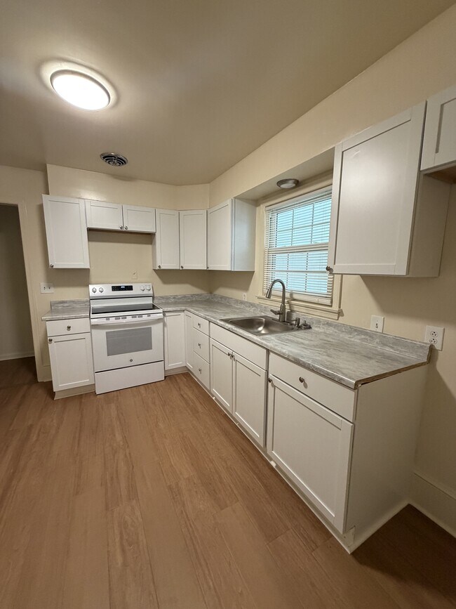 Building Photo - 1221 Taney Ave