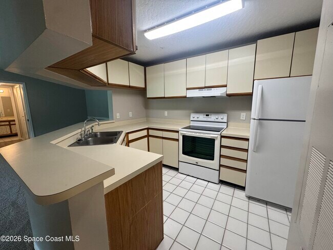Building Photo - 7667 N Wickham Rd