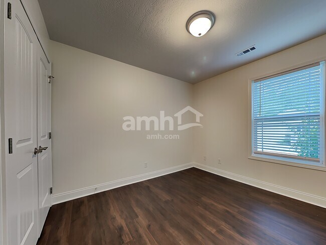Building Photo - 127 Ann Cove Ln