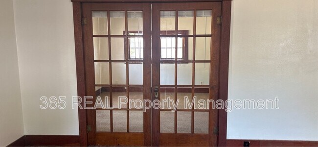 Building Photo - 2118 8th Ave