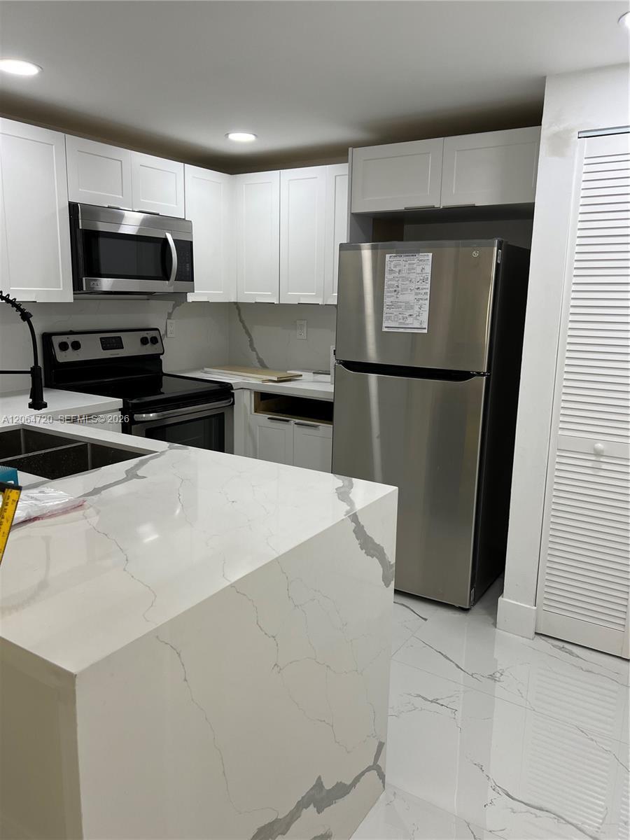 Building Photo - 9990 NW 9th Street Cir