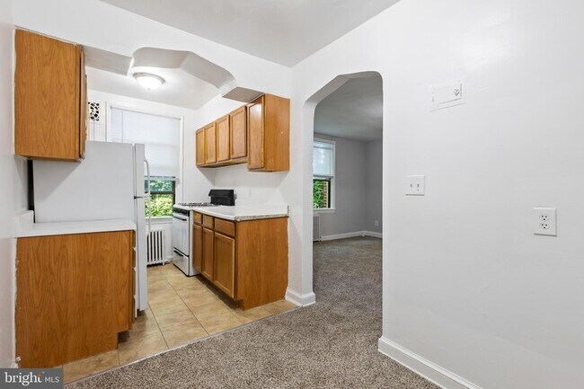 Building Photo - 1525 28th St SE