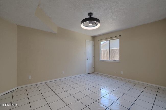 Building Photo - 12110 Sal Rasura Ct