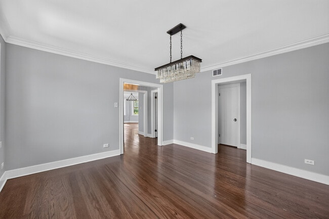 Building Photo - 1101 S Oak Park Ave