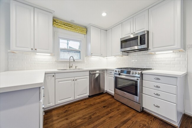 Building Photo - 2820 Rice Boulevard