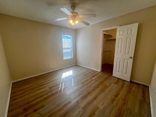 Building Photo - 2403 87th St