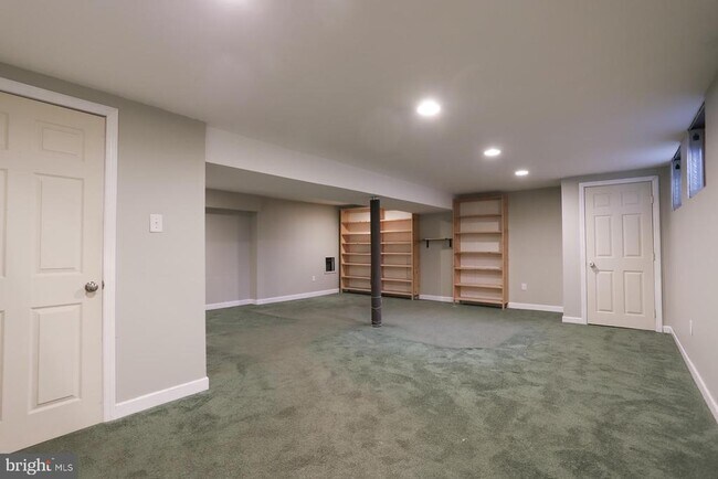 Building Photo - 1940 Arrowood Dr