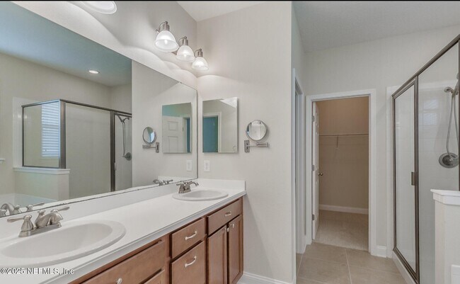 Building Photo - 11324 Glenlaurel Estates Dr