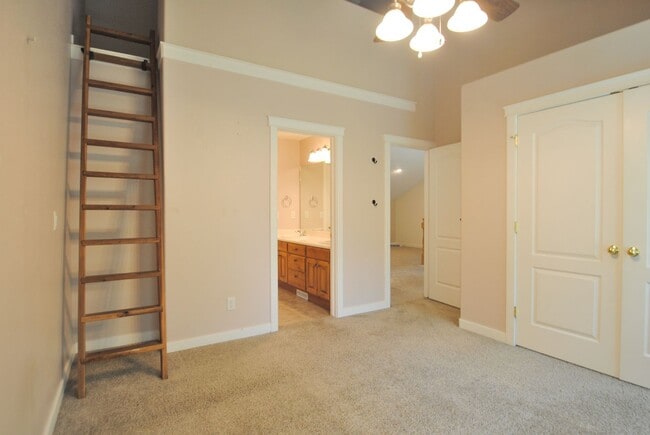 Building Photo - 1035 N 130 W