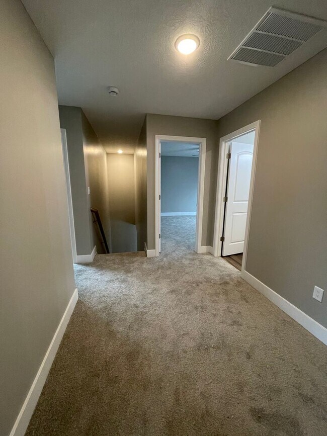 Building Photo - 4 Bedroom Single Family Home - WEST LAFAYETTE