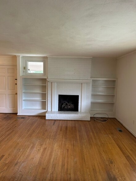 Building Photo - 2300 Oakland Dr NW