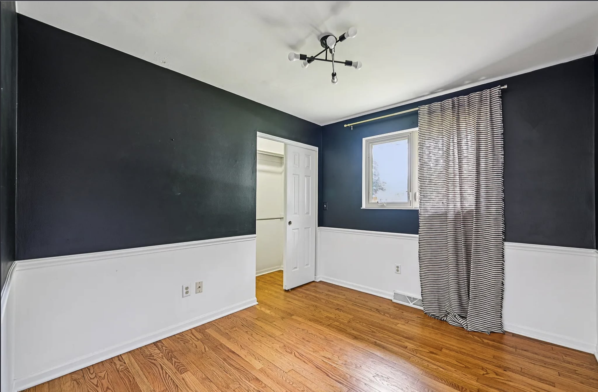 Building Photo - 902 Brentford Dr