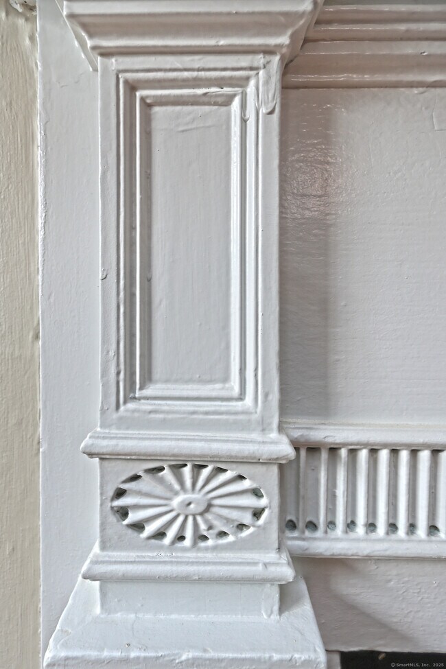 Building Photo - 562 Amity Rd