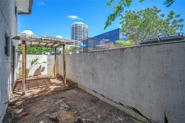 Building Photo - 3265 Virginia St