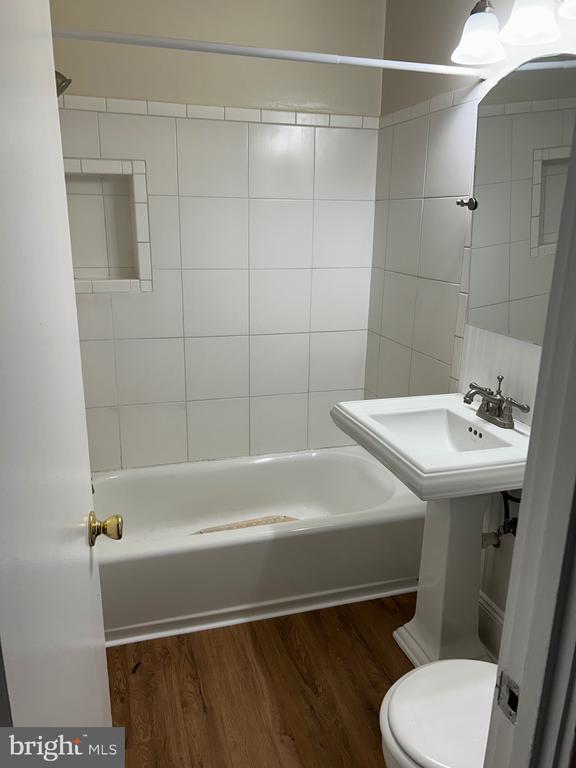 Building Photo - 10142 Fair Wds Dr