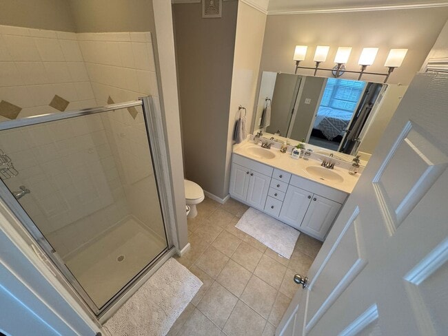 Building Photo - Stunning 3 Bed 2 Bath Condo In Amenity-rich Westchester At Stratford