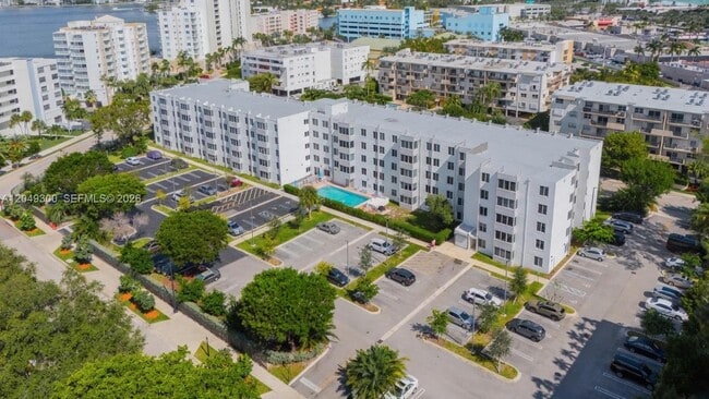 Building Photo - 250 180th Dr