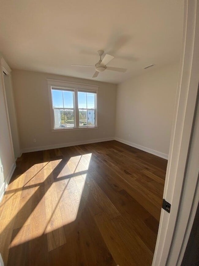 Building Photo - Welcome to our luxurious townhouse in the ...
