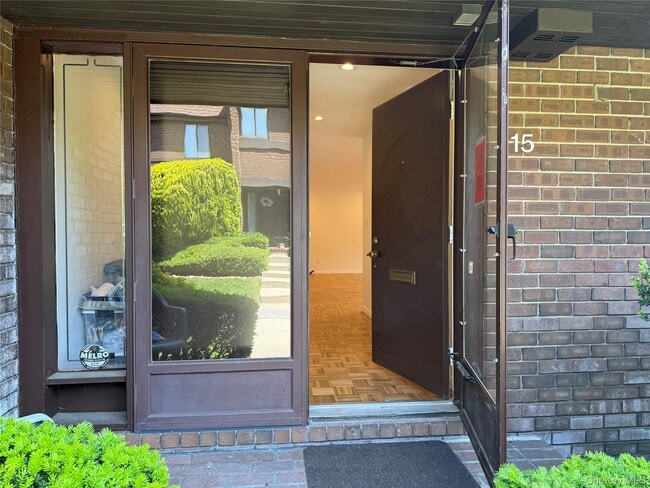 Building Photo - 15 Old Field