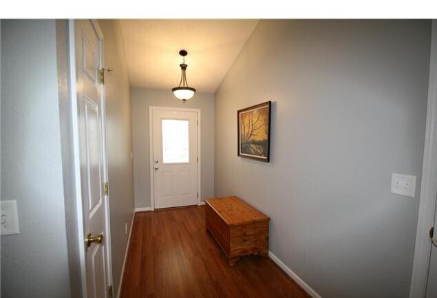 Building Photo - 4 bedroom, 3 bath Ranch Style Home