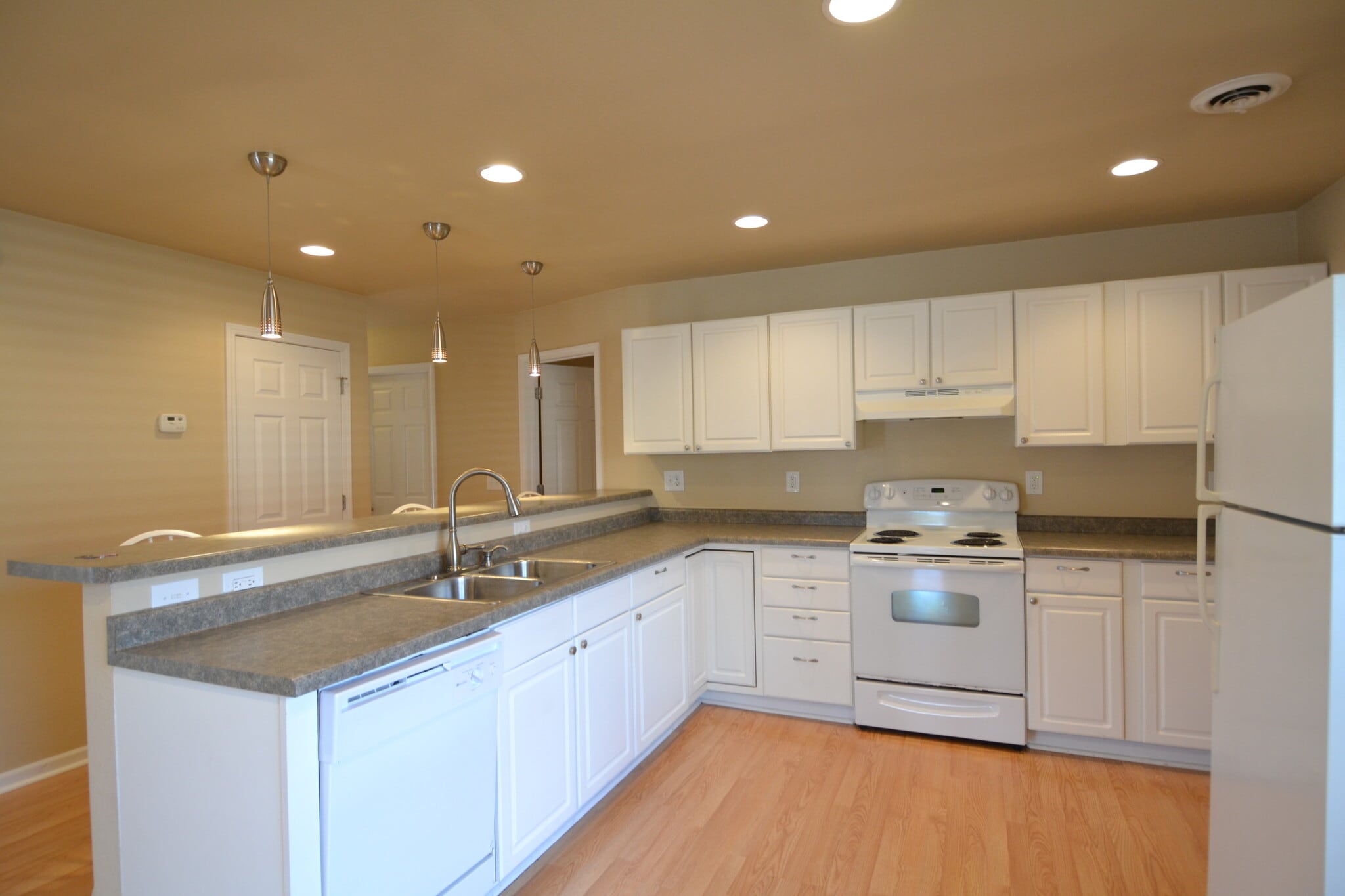 Building Photo - 1203 S Osteopathy Ave