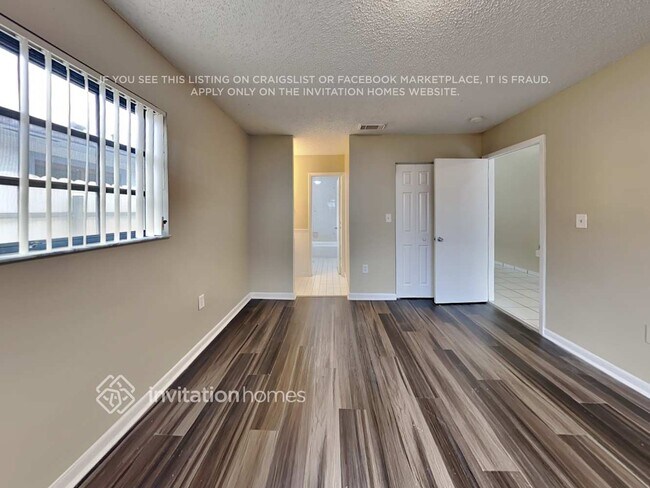 Building Photo - 2579 W 70th St