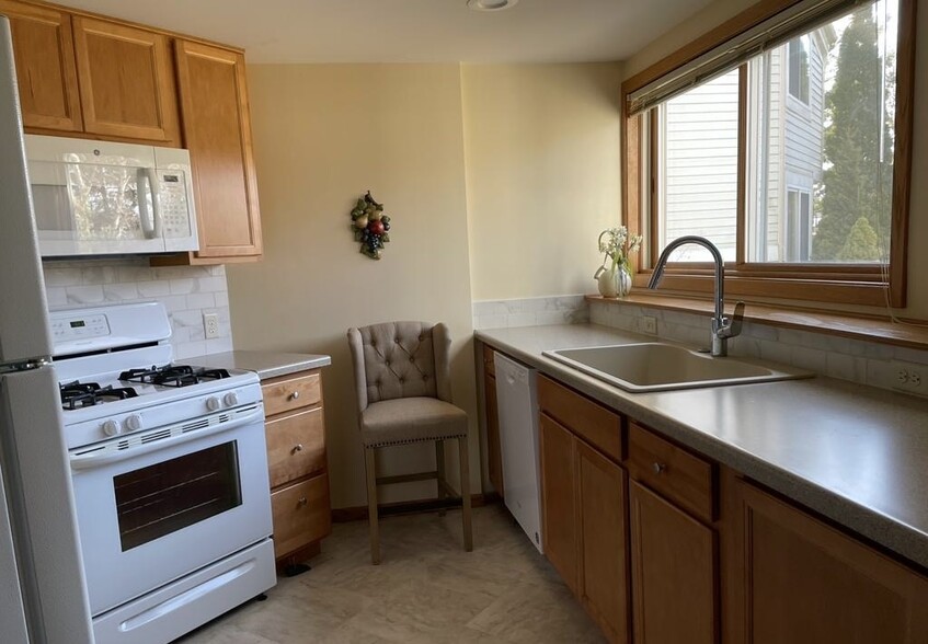 3 Kitchen - 440 N Westfield Rd
