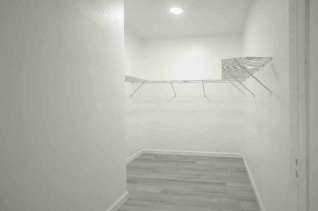 Building Photo - 5307 17th Ave W