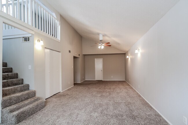 Building Photo - 17803 S Cypress Villas Dr